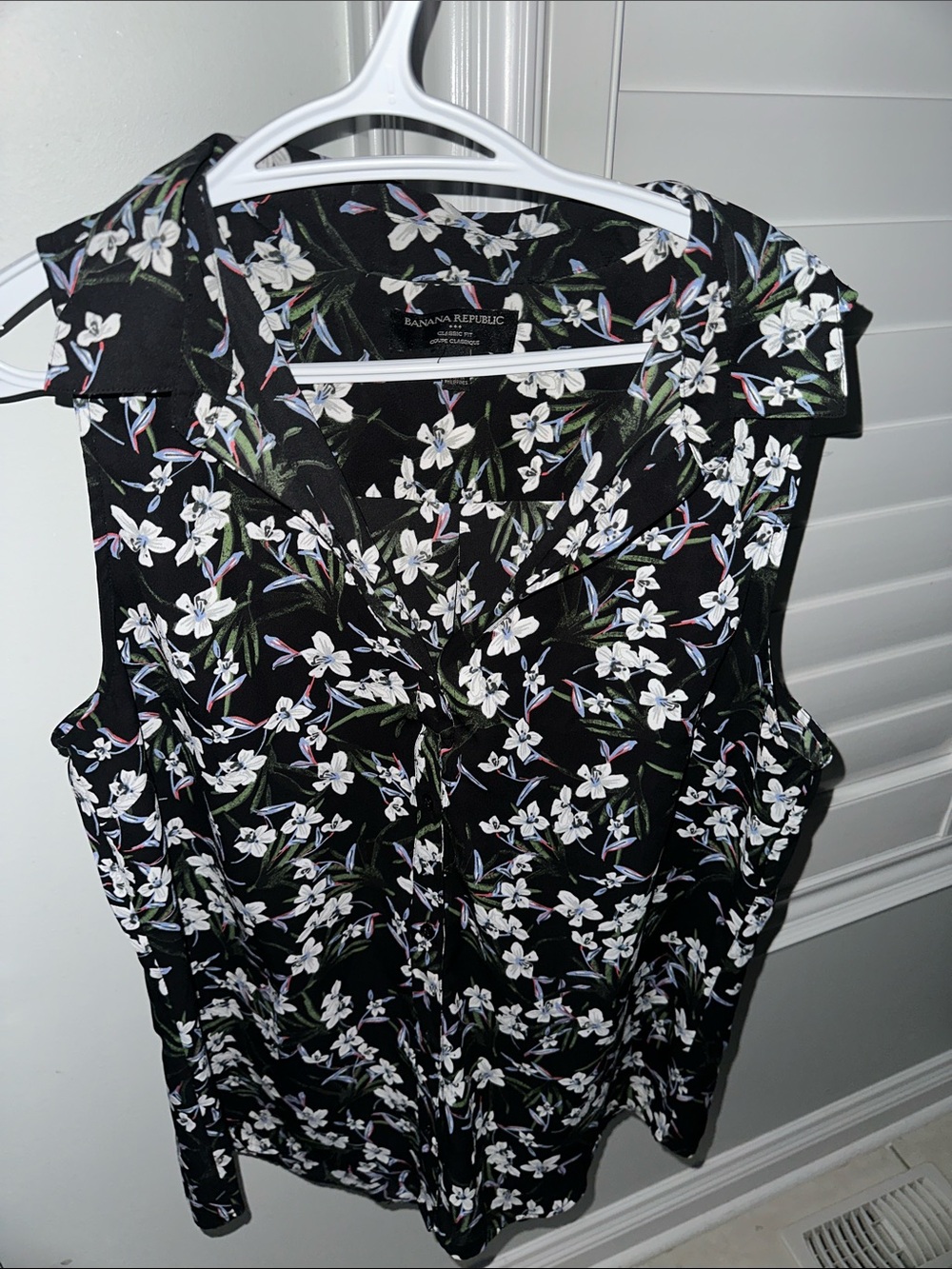 Banana republic women’s size large blouse